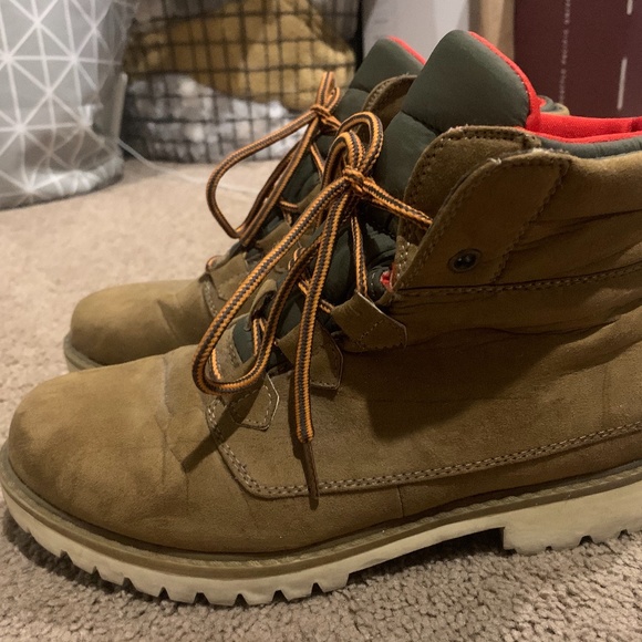 Brown boots - Picture 2 of 5